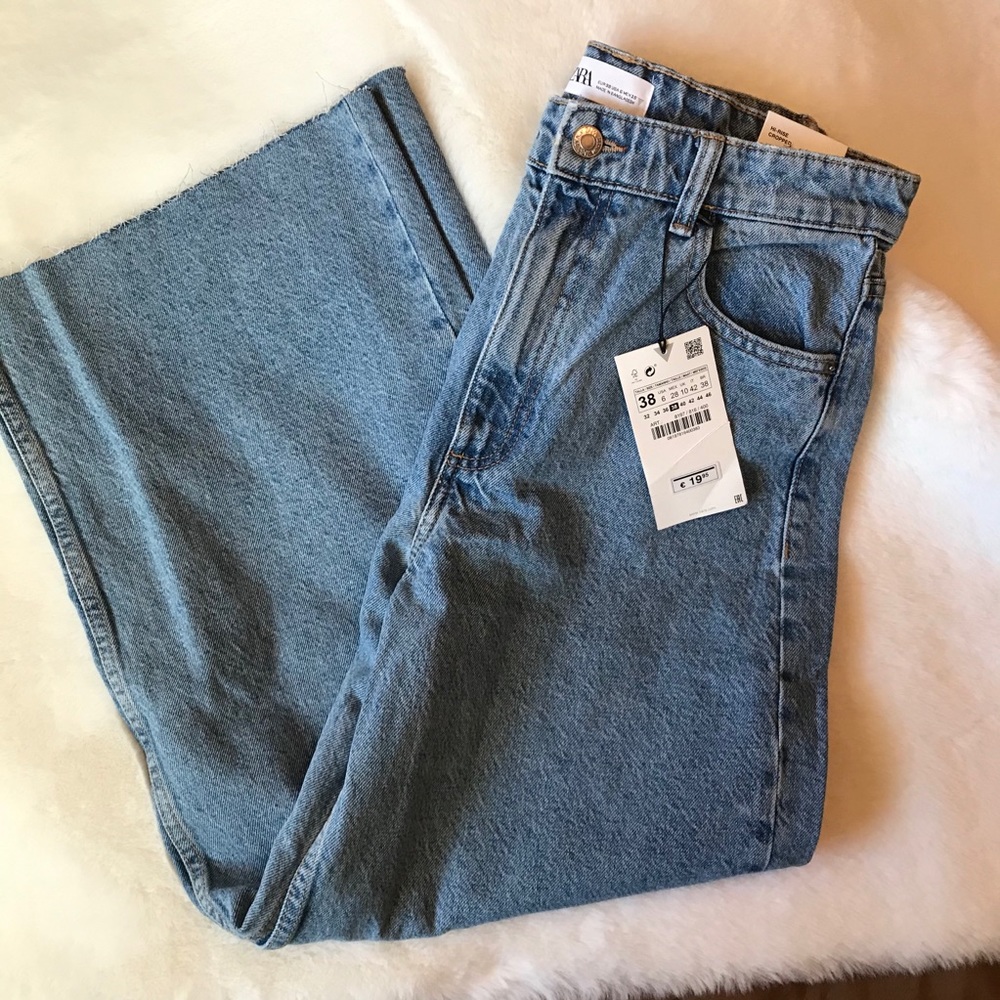 🆕 | 👖 Zara Cropped Flared Jeans